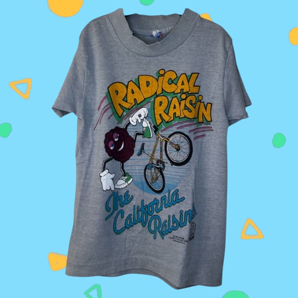 ❤︎2/$20❤︎ Vintage The California Raisins Radical Raisin T-Shirt